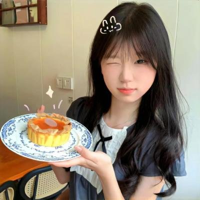 蓝色牛仔裤芬兰小姐